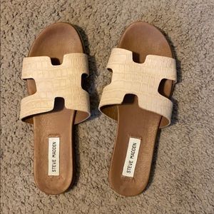 Steve Madden slide on Sandals